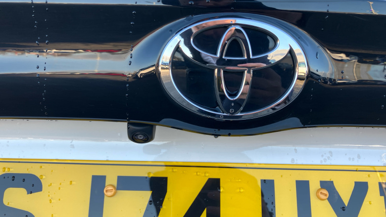 Toyota Yaris 1.5 Hybrid Design 5dr CVT Hybrid Hatchback